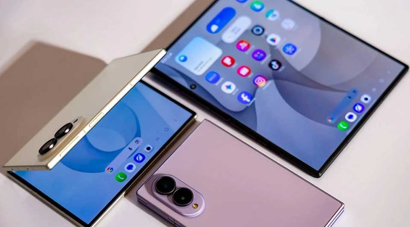 Galaxy Z Fold8 - 05