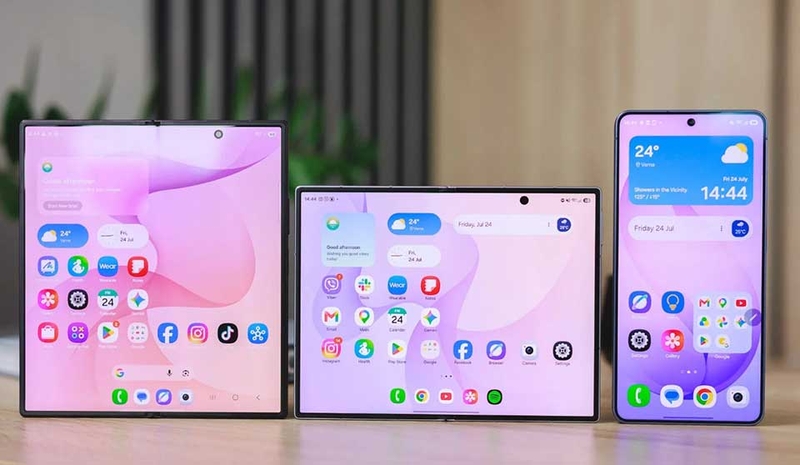 Galaxy Z Fold8 - 03