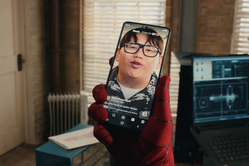 Galaxy Z Fold8 kết hợp Spider-Man 1