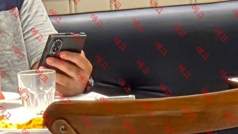 galaxy-z-fold8-lo-anh-thuc-te-207749-1.jpg