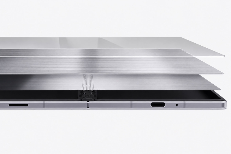 galaxy-z-fold8-wide-ban-le-titan-moi-210096-3.jpg
