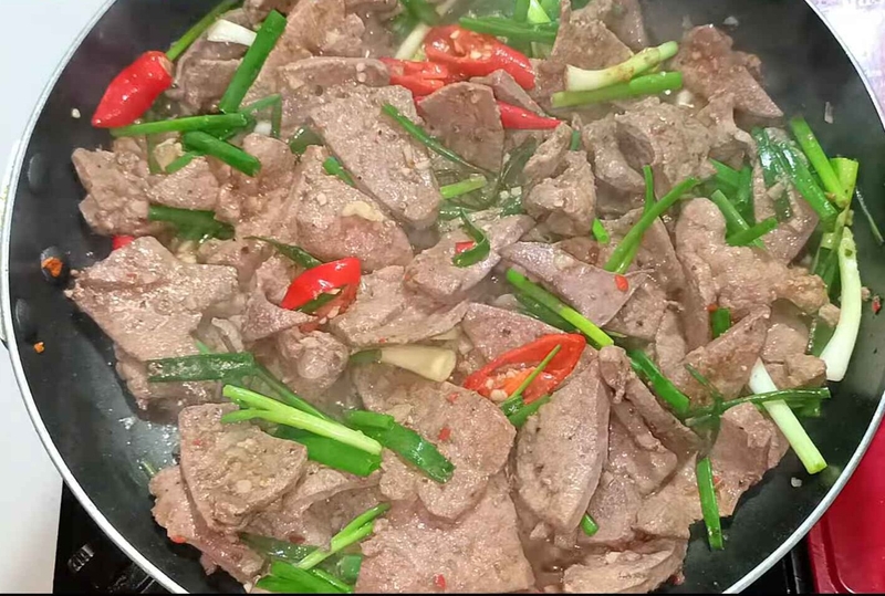 gan heo xào hình 10