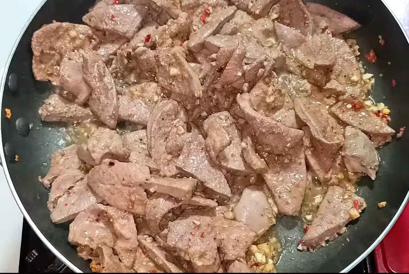 gan heo xào hình 8