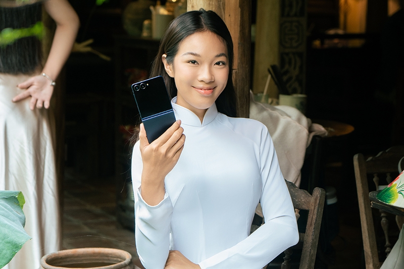 gap-mo-khoanh-khac-mua-trung-thu-cung-galaxy-z-flip7 (7).jpg