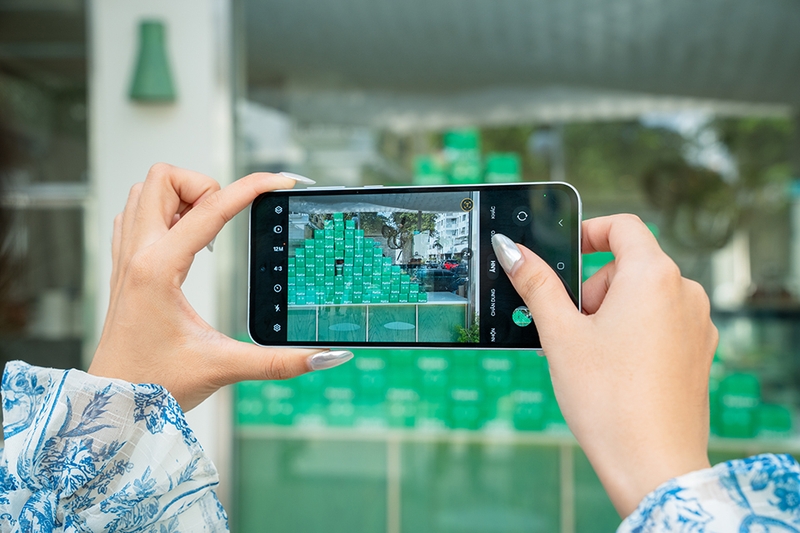 genz-vi-vu-quan-xa-cung-galaxy-a55-5g (4).jpg