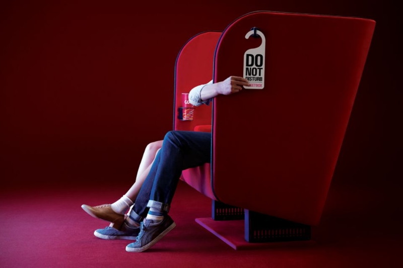 Ghế sweetbox là gì? Tại sao ghế này được các cặp đôi ưa chuộng?