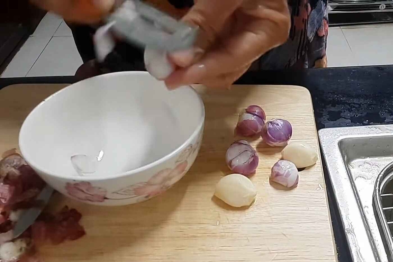 Hành tím, tỏi bào lát mỏng