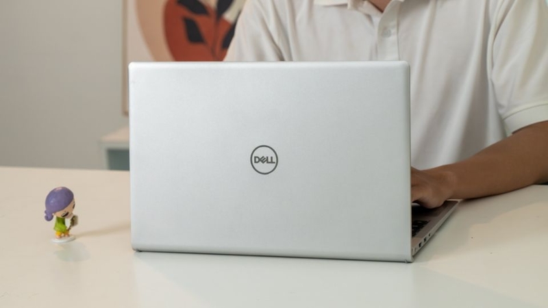 Có nên mua Dell Inspiron 15 ở thời điểm hiện tại?