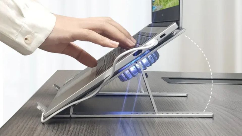 Giá đỡ laptop tản nhiệt có quạt và không quạt khác nhau như thế nào?