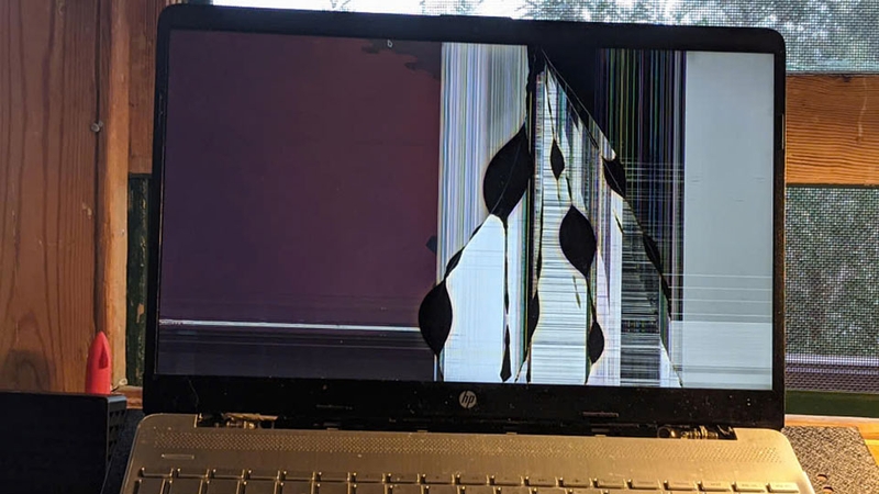 Thay mới màn hình laptop HP khi xuất hiện tình trạng hỏng nặng