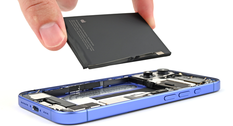 Giá thay pin iPhone 16 series chính hãng