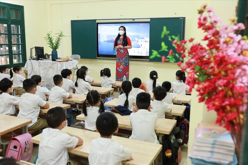 Giáo viên là công chức hay viên chức - 04