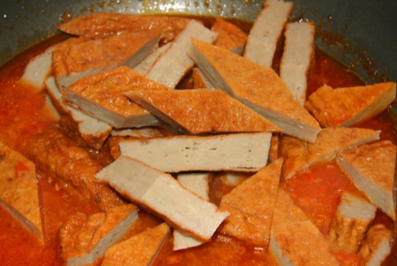 giò lụa xào chua ngọt 3