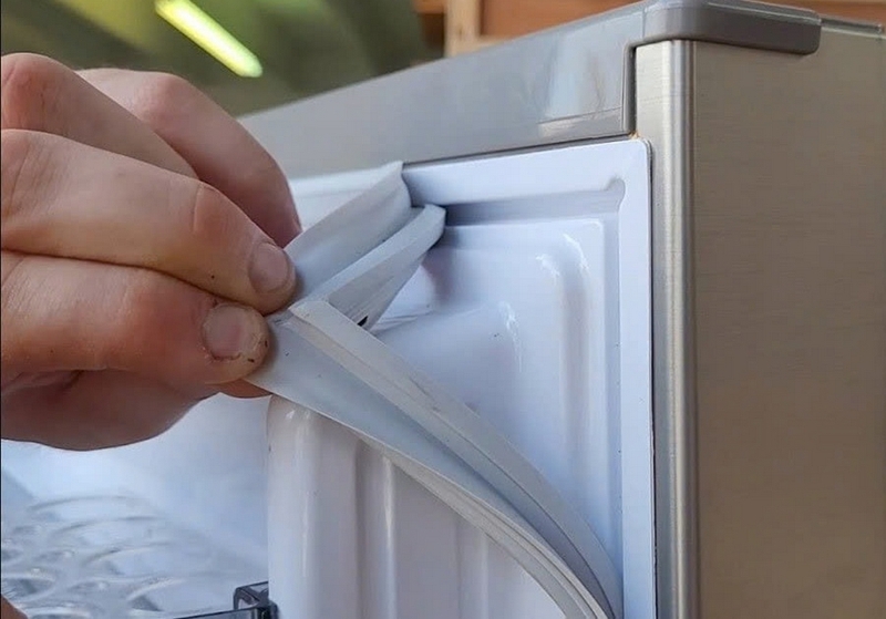 Gioăng tủ lạnh bị rách ảnh 2