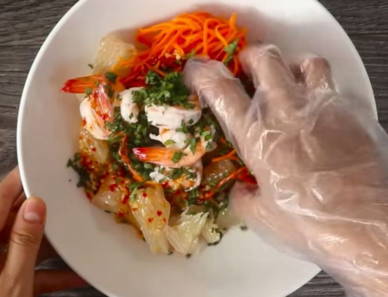 tron goi buoi tom muc kho