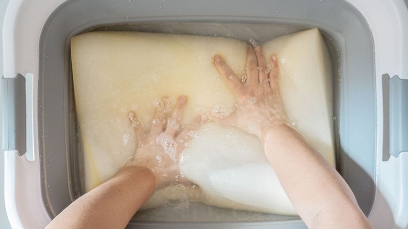 Gối cao su non có giặt được không? 4