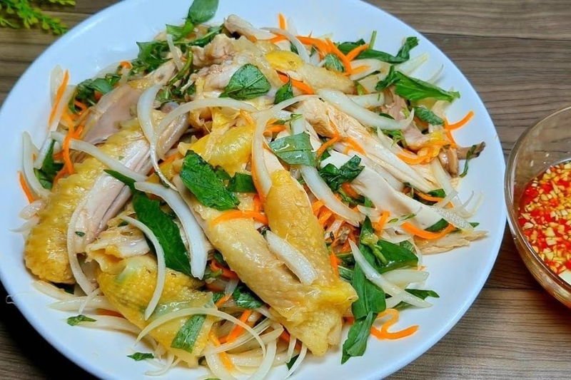 gỏi gà hành tây cà rốt dễ làm