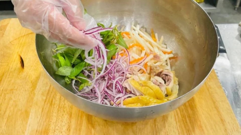 gỏi gà ngó sen 5