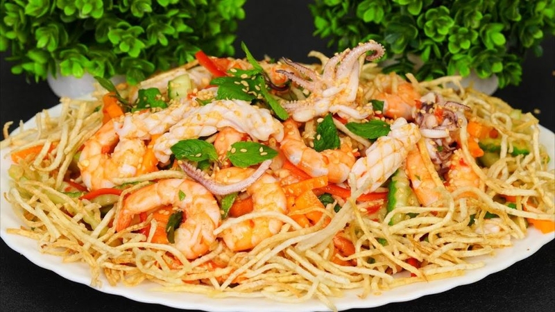 Thành phẩm món gỏi khoai môn hải sản