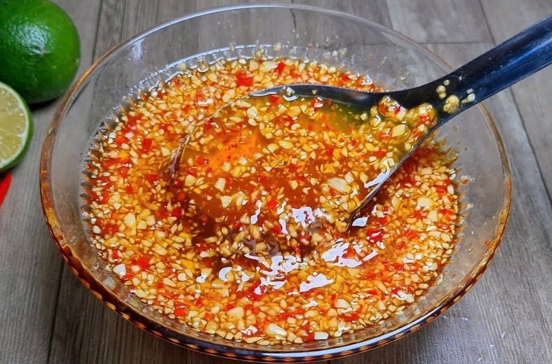 gỏi rau muống chiên giòn ảnh 4