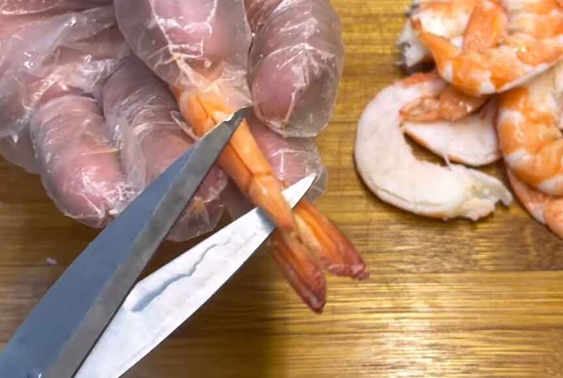 Cắt phần gai ngọn ngay đuôi