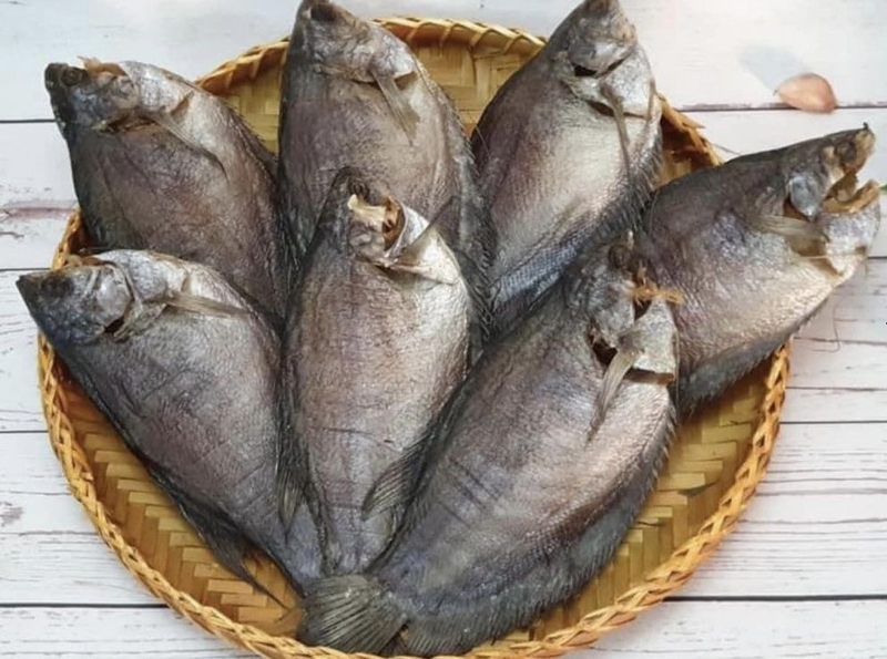 Gỏi xoài khô cá sặc 7