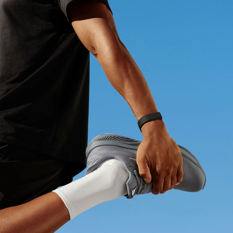 Google Fitbit Air có thiết kế gọn nhẹ, phù hợp để đeo liên tục trong các hoạt động vận động và tập luyện hằng ngày.