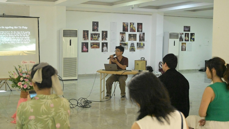 Một lớp học ngành Lịch sử và phê bình nghệ thuật