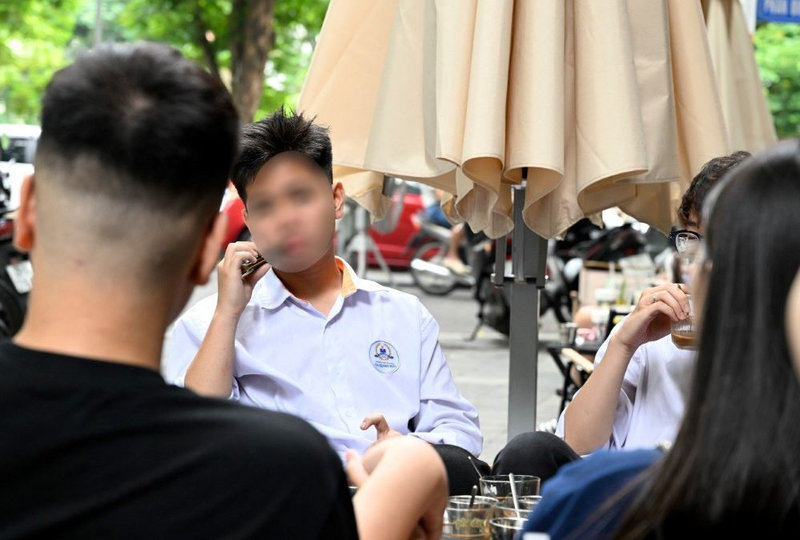 Nhóm 1: Vi phạm nội quy nhà trường
