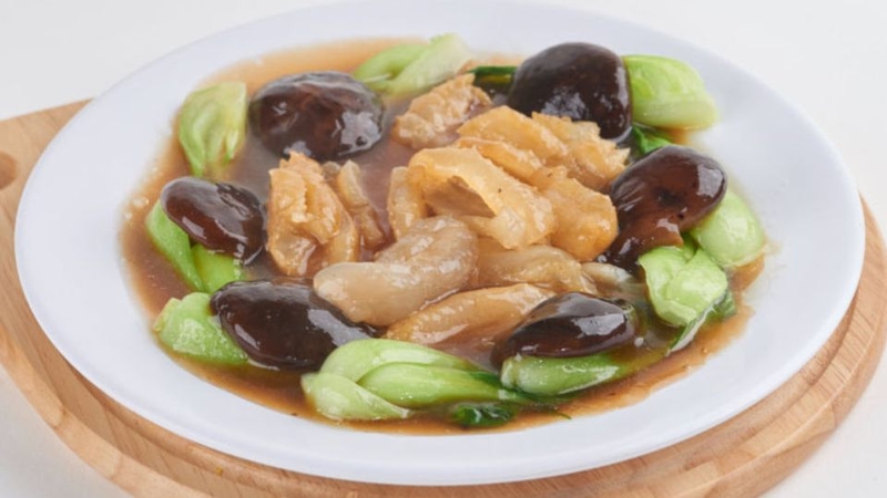 Xào hải sâm cùng cải thìa