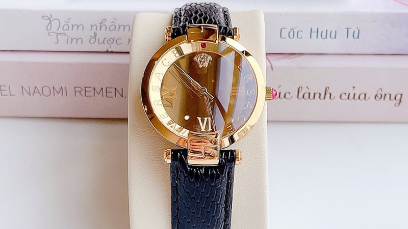 Hãng đồng hồ Royal Crown của nước nào? 2