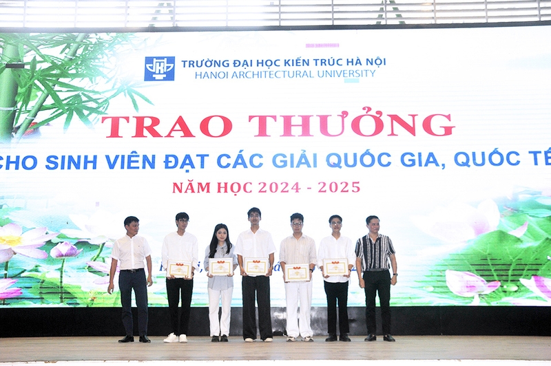Chính sách học bổng HAU