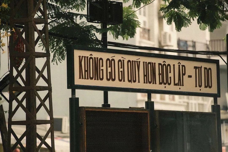 Hình nền 30/4 - 1/5 (ảnh 16)