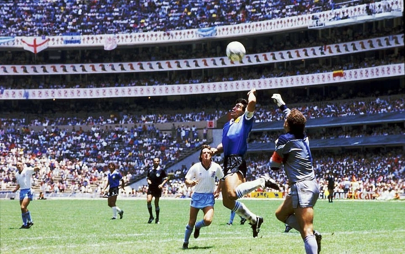 "Bàn tay của Chúa" của Maradona