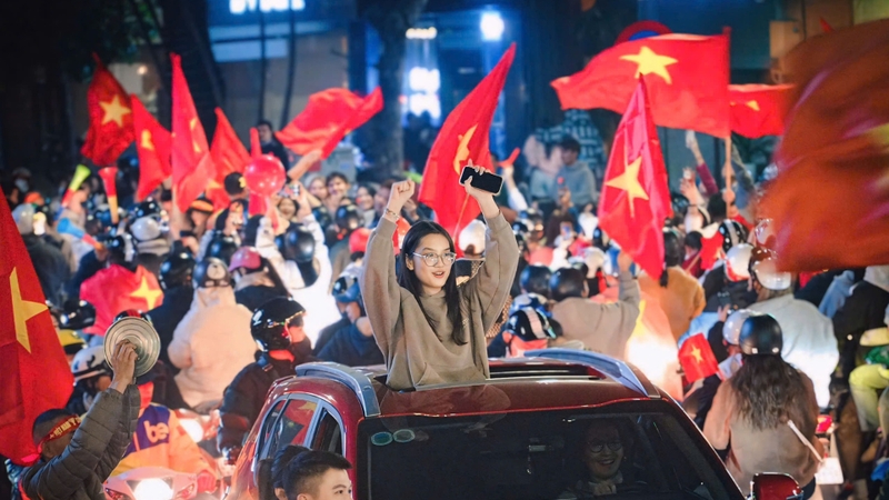 Hình nền lá cờ Việt Nam mừng chiến thắng 3