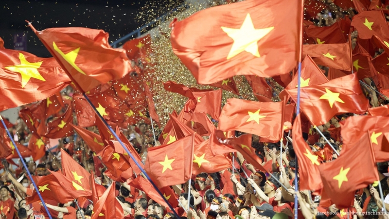 Hình nền lá cờ Việt Nam mừng chiến thắng 5
