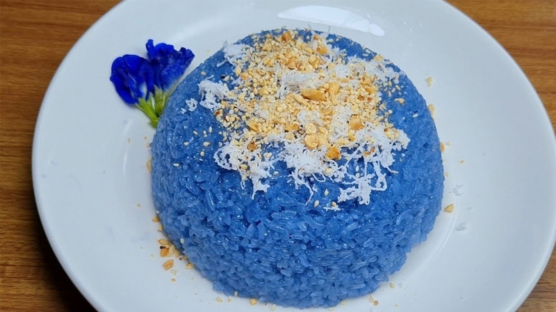 Món xôi hoa đậu biếc cực thu hút