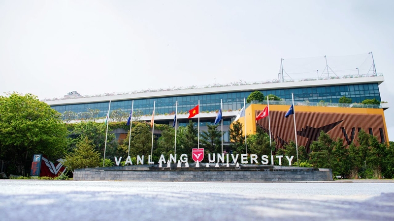 dai hoc van lang