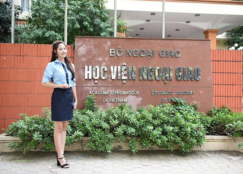 học gì ra làm trong ngành ngoại giao ảnh 1