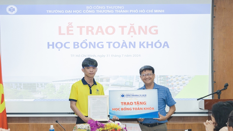 Đại học Công Thương hỗ trợ sinh viên với mức học bổng khủng