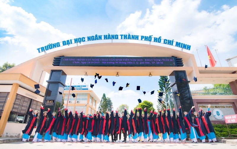 học phí Đại học Ngân hàng hình 3