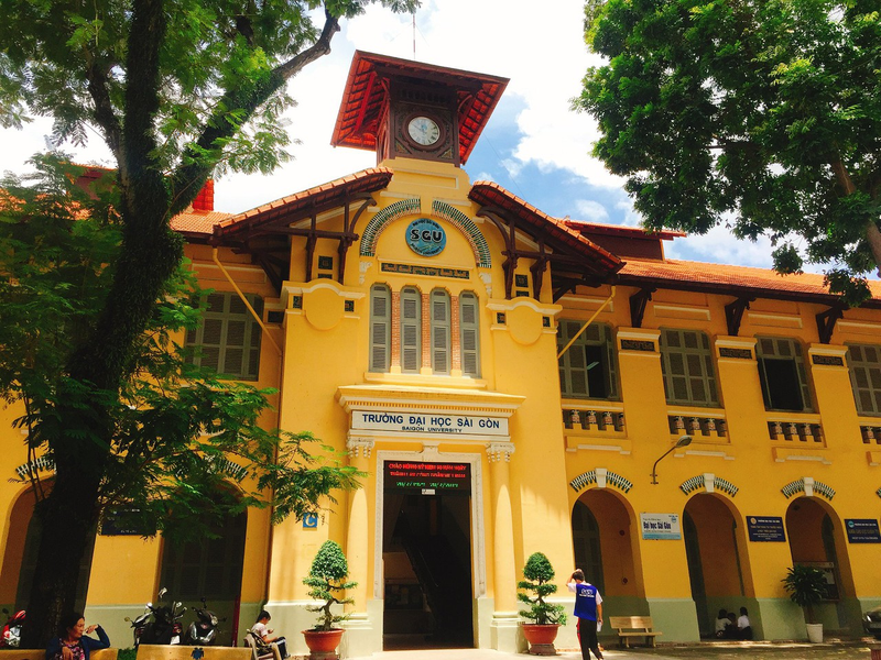 học phí đại học Sài Gòn 1
