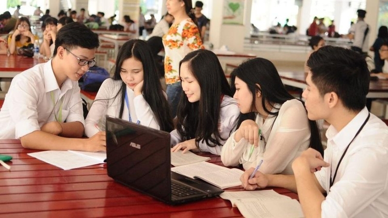 Học bổng tài trợ