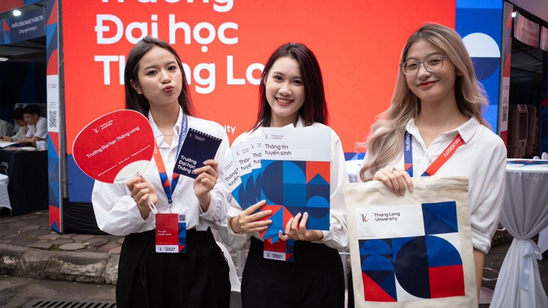 Sinh viên Đại học Thăng Long năng động và đầy tự tin