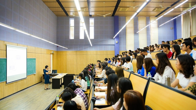 Cảnh một lớp học thuộc Đại học Thăng Long