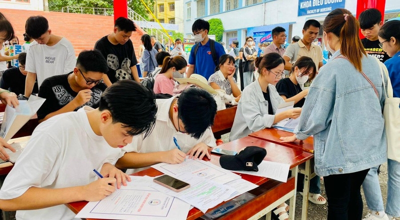 sinh vien duoc mien giam hoc phi