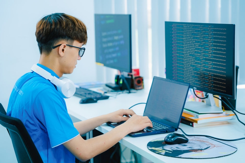 Học phí ngành Công nghệ thông tin 3