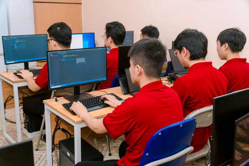 Học phí ngành Công nghệ thông tin 6
