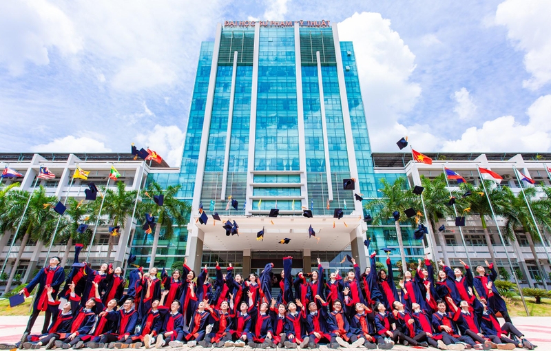 học phí sư phạm kỹ thuật 4