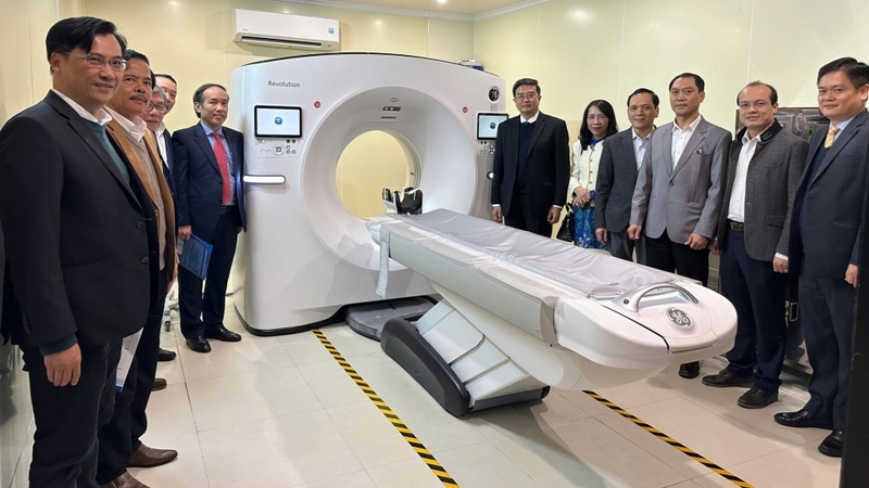 Phòng thí nghiệm, thực hành và huấn luyện lâm sàng được xây dựng hiện đại để các bạn làm quen với máy móc, thiết bị